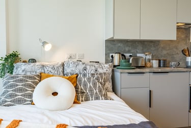 Classic Studio at Winfield Court, The Island Quarter, Lace Market, Nottingham, NG24RU - Image 1